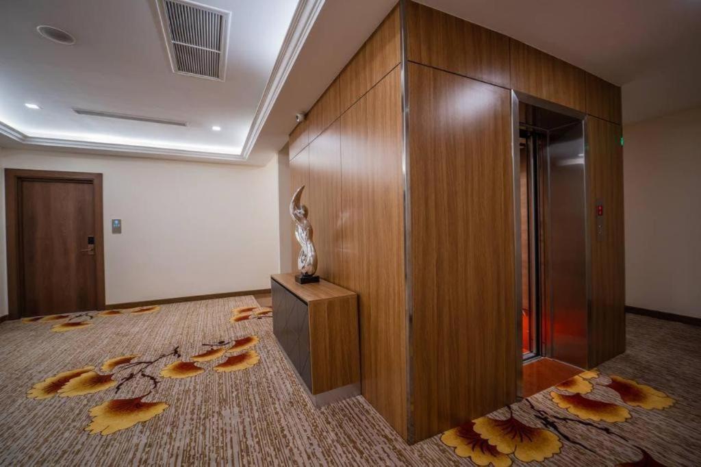 โรงแรมเลอ เปรสซิเดนท์ พนมเปญ ภายนอก รูปภาพ