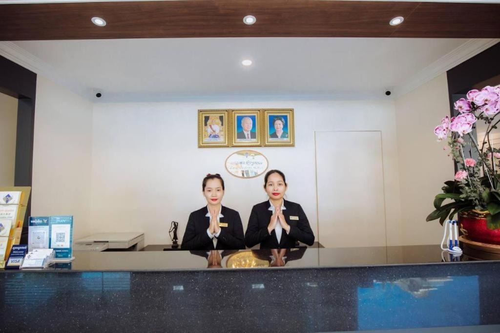 โรงแรมเลอ เปรสซิเดนท์ พนมเปญ ภายนอก รูปภาพ