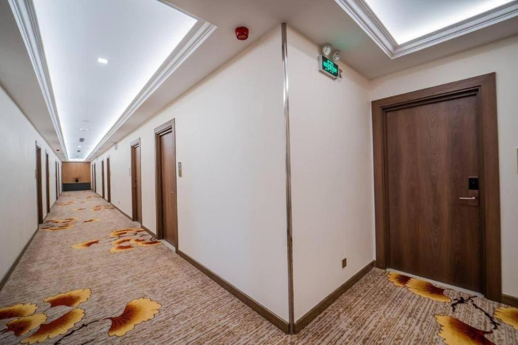 โรงแรมเลอ เปรสซิเดนท์ พนมเปญ ภายนอก รูปภาพ