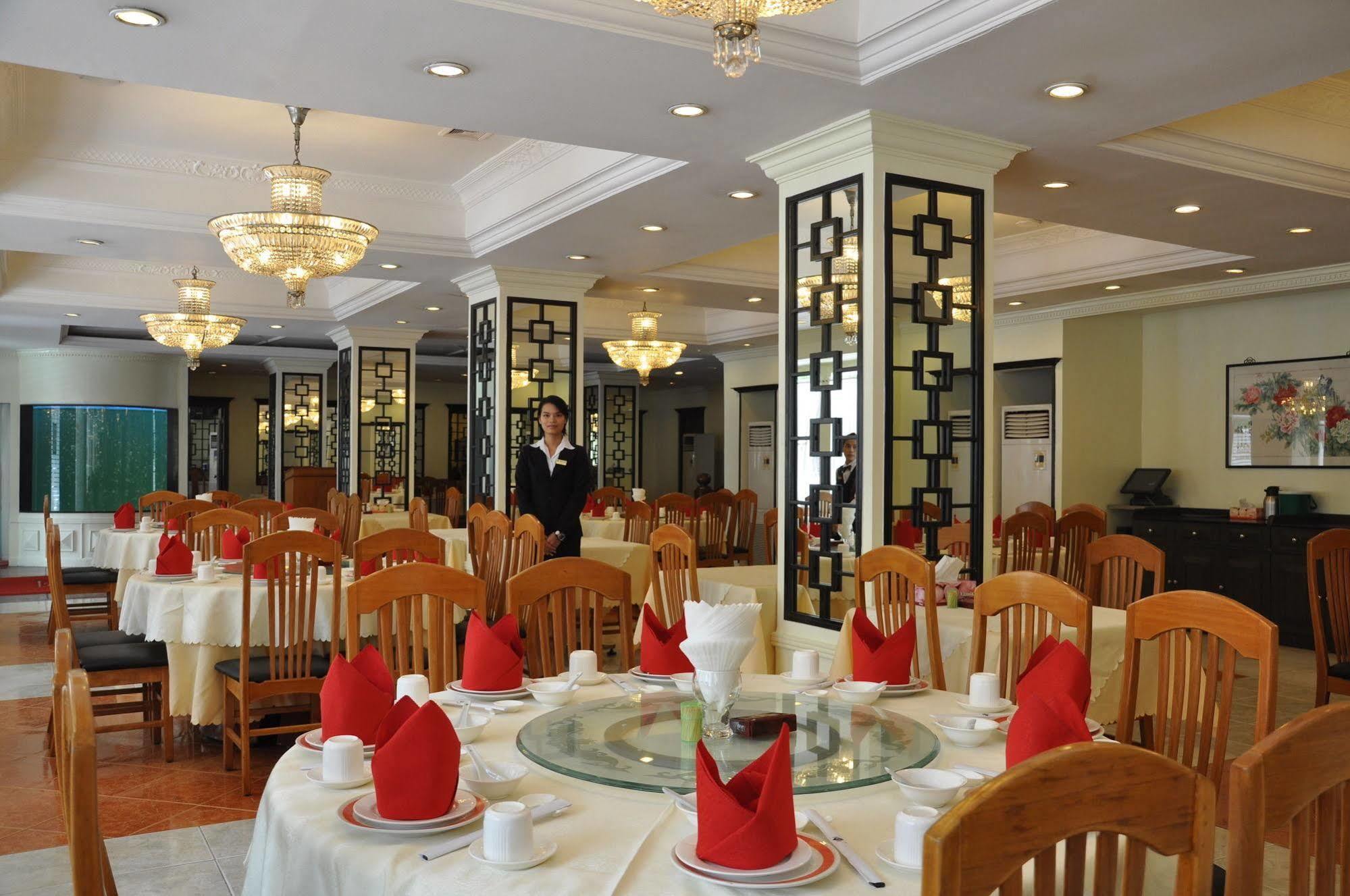 โรงแรมเลอ เปรสซิเดนท์ พนมเปญ ภายนอก รูปภาพ